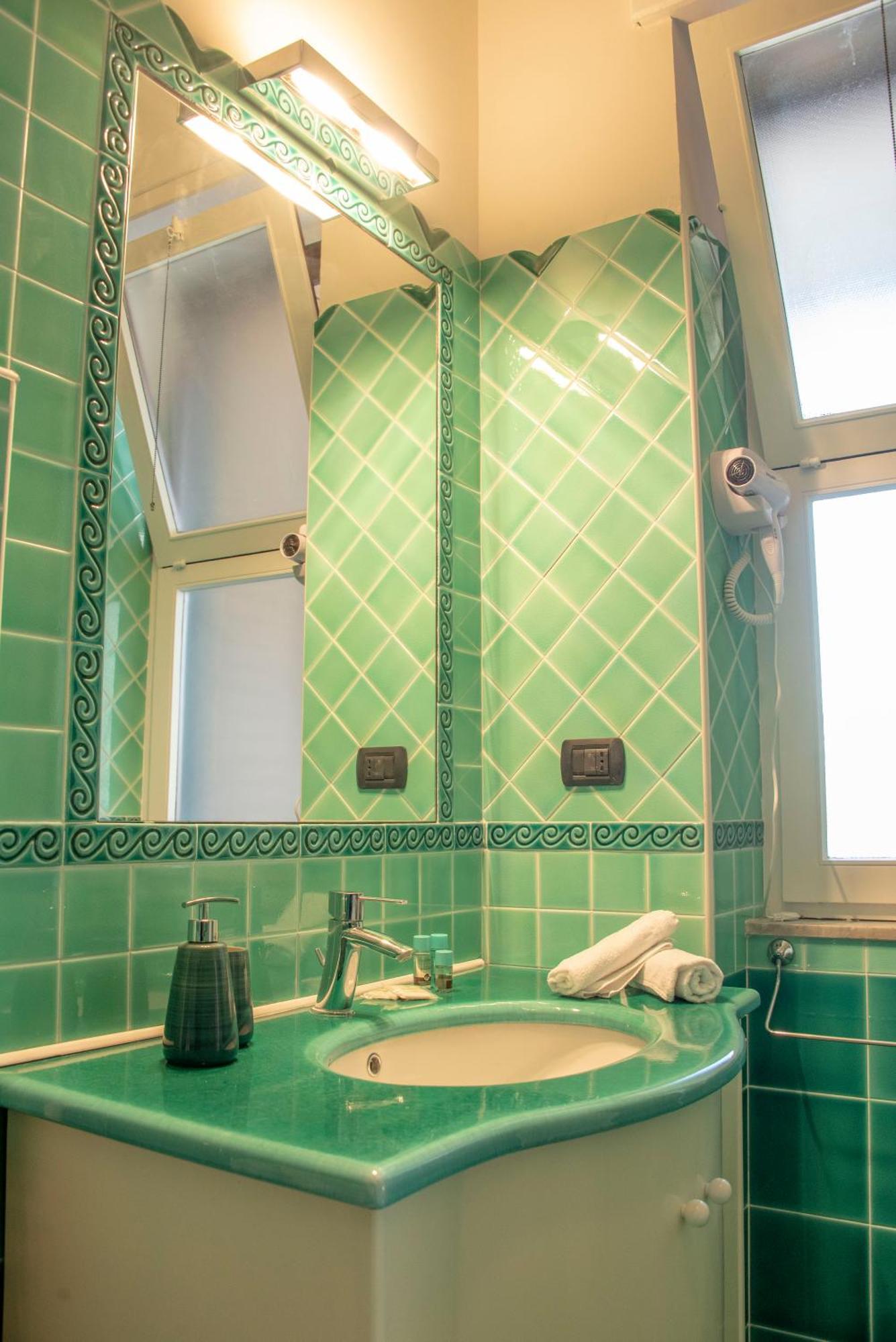 Reginella Guest House ซาแลร์โน ภายนอก รูปภาพ