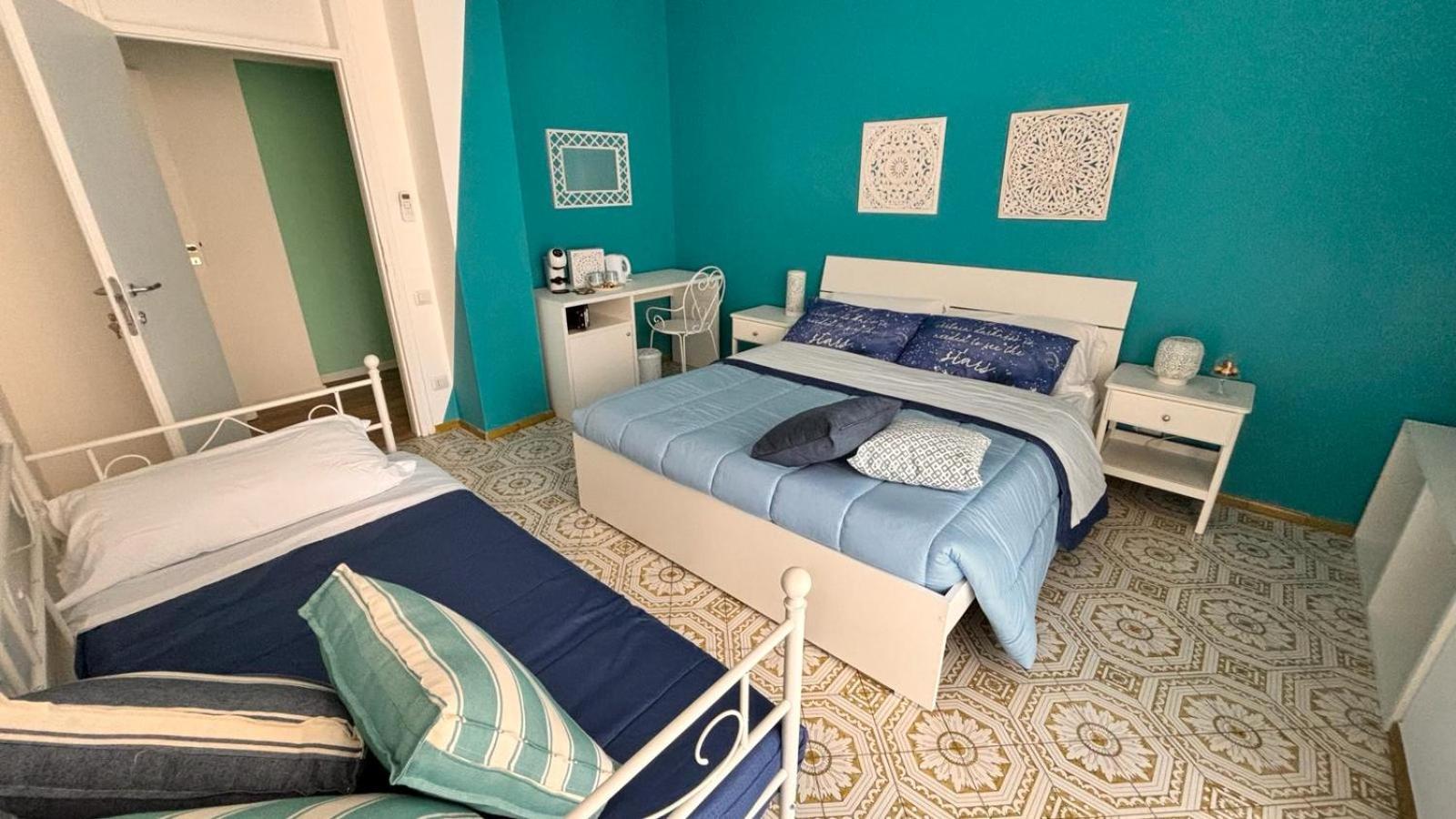 Reginella Guest House ซาแลร์โน ภายนอก รูปภาพ