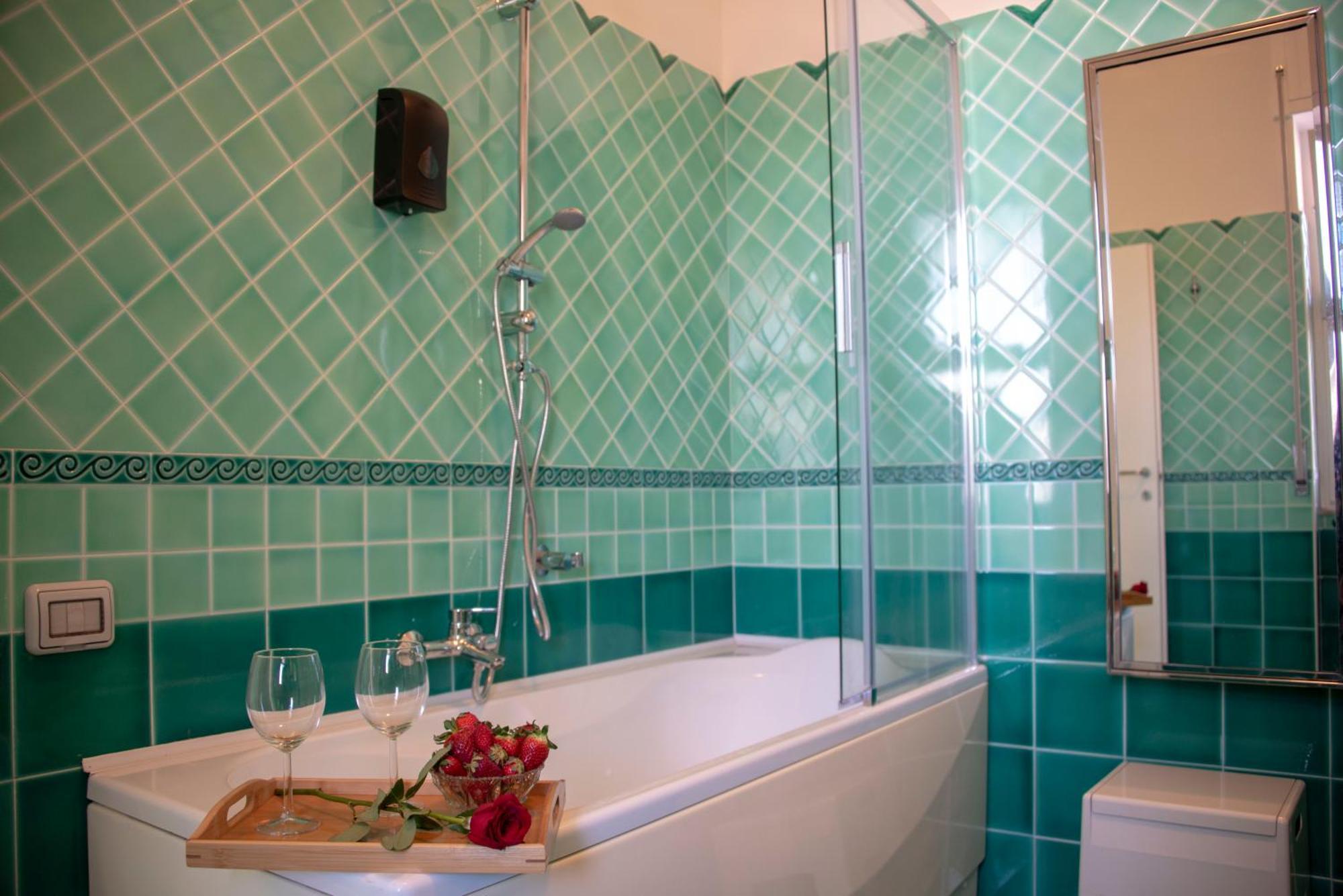 Reginella Guest House ซาแลร์โน ภายนอก รูปภาพ